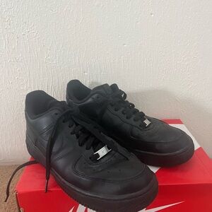 Nike Men's All-Black Sneakers